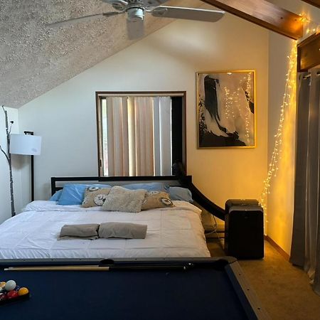 Ambiance - King Bed Cabin, Jetted-Tub & Fireplace Tobyhanna Bagian luar foto