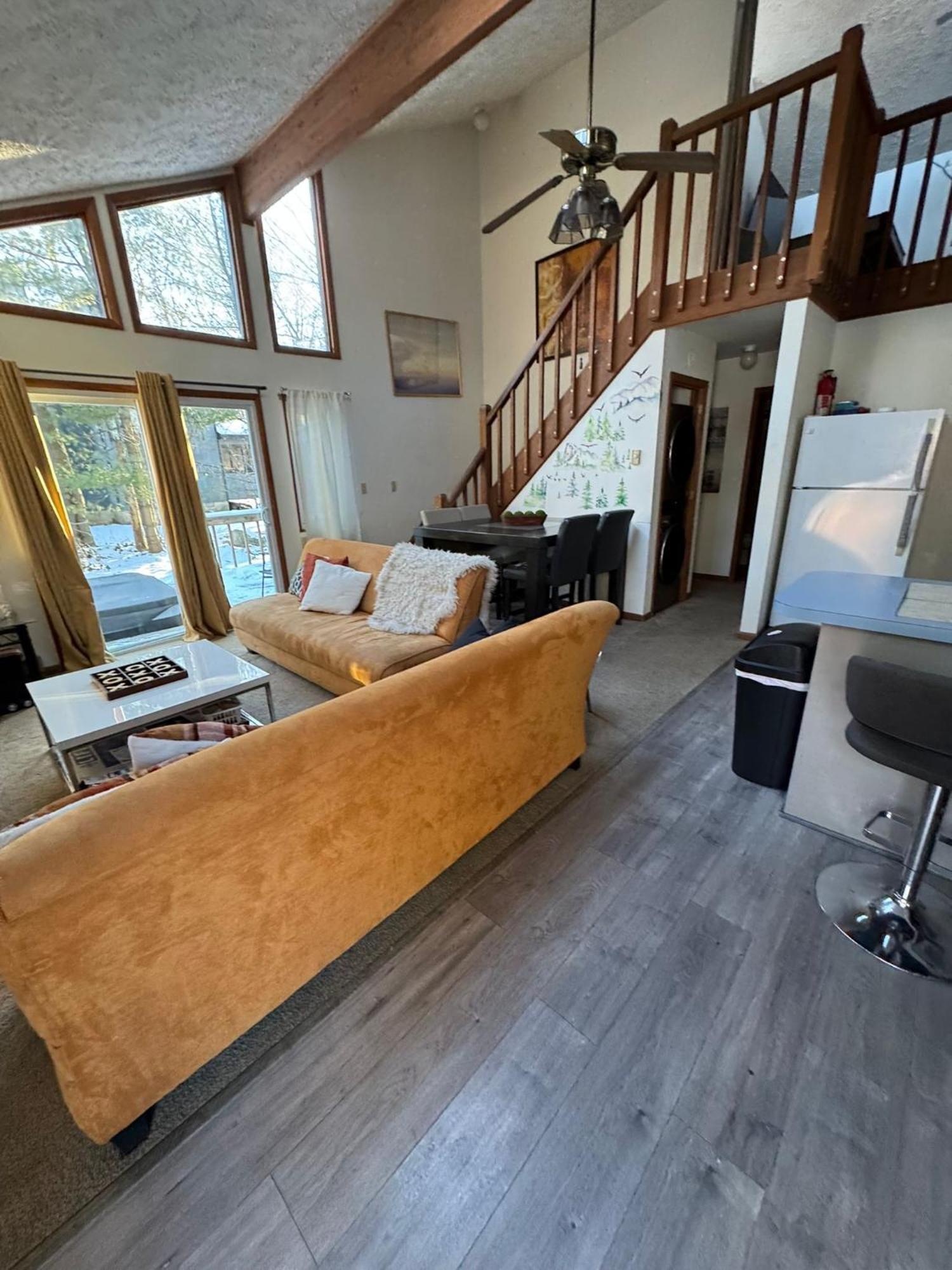 Ambiance - King Bed Cabin, Jetted-Tub & Fireplace Tobyhanna Bagian luar foto
